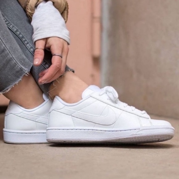 NEW Nike Tennis Classic - Picture 2 of 6